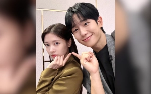 Jung Hae In Gak Bisa Berhenti Ngakak Gegara Nama Kontak Jung So Min yang Kelewat Spesial