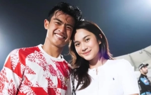 Cincin Nikah Pratama Arhan Suami Azizah Salsha Curi Fokus kala Cara Duduk di Stadion Jadi Omongan