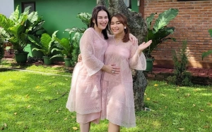 Adik Ayu Ting Ting Pingsan di Pemakaman Putra Kecilnya