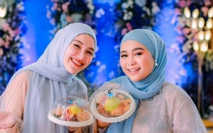 Syifa Adik Ayu Ting Ting Nangis Kejer kala Tuangkan ASI ke Makam Sang Putra