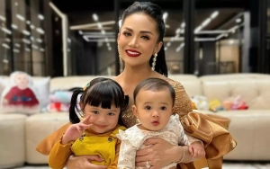 Kris Dayanti Tetap Gesit Lakukan Aksi Bela Diri Meski Sudah Miliki Dua Cucu