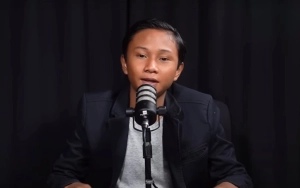 Fajar Sadboy Nangis Sesenggukan kala Ibadah Umrah Pertama Kali