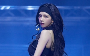 Ekspresi Karina aespa saat Tolak Beri Tanda Tangan Jadi Perbincangan