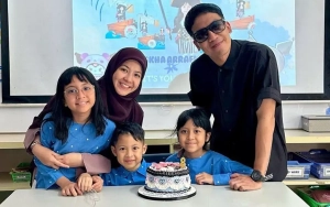 Desta Miliki Tujuan Tersendiri kala Ajak Anak-Anak Temani Dirinya Kerja