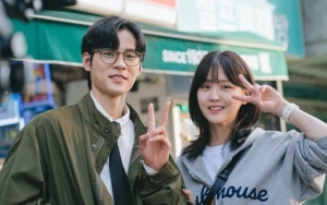 Yun Ji On Banjir Diulti Imbas Tolak Cinta Kim Ji Eun di 'Love Next Door'