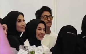 Umi Pipik Terciduk Salat Bareng Sintya Marisca kala Abidzar Ngode Risih Dijodohkan