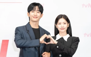 Momen Jung So Min Bareng Ibu Jung Hae In saat OTW Bali Digoda Ketemu Calon Mertua