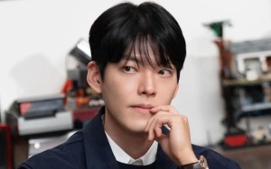 Kim Woo Bin Tanggapi Video Viralnya Bareng Tukang Parkir