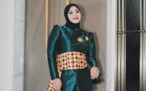 Aurel Hermansyah Curi Fokus saat Asyik Liburan dengan Suami