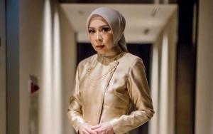 Melly Goeslaw Pamer Karangan Bunga dari 'Lalisa' dan 'Gong Yoo' usai Dilantik Jadi Anggota DPR