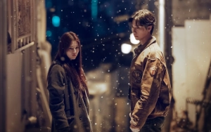 Park Seo Joon Bahas Adegan Cium Bibir Han So Hee di Tengah Jalan 'Gyeongseong Creature 2'