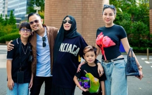 Nikita Mirzani Cosplay Kocak Bareng Couple Crazy Rich walau Terancam Dipolisikan Keluarga Vadel
