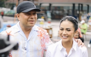 Aksi Bucin Raul Lemos Suapi Krisdayanti Bikin Melting