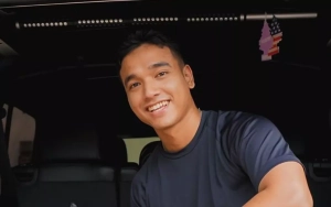 Fadly Faisal Panen Dukungan Pakai Batik di Momen ‘Face Off’ Jelang Tinju Lawan YouTuber Malaysia