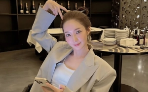 Park Min Young Keciduk Syuting Diapit 2 Cowok Ganteng di Jalanan