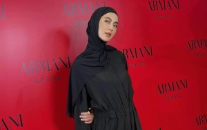 Visual Paula Istri Baim Wong Menyala Ala Ibu Bupati saat Ikut Kampanye