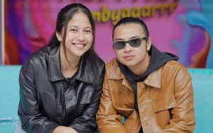 Sitha Marino Pacar Bastian Steel Garuk Area Sensitif Depan Kamera Picu Reaksi Nyelekit
