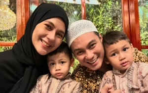Caption Foto Baim Wong Tidur Bareng Anak Banjir Kritik saat Paula Sabar Hadapi Ujian Allah