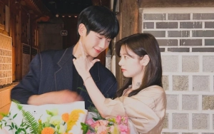 Aksi Jung Hae In Terus Pandangi Jung So Min saat Kerja di Bali Bikin Salfok