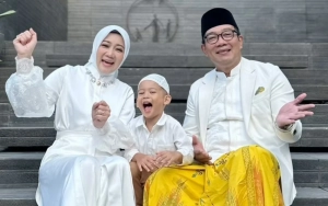 Adab Ridwan Kamil Beri Makan Putra Tampan Pakai Mulut Digunjing usai Dikecam Gegara Diksi Janda