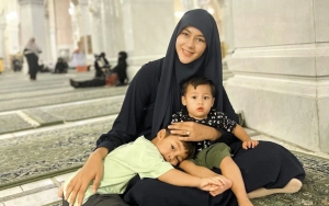 Paula Verhoeven Nyesek Pamitan pada Anak-Anak Jelang Kerja di Belanda