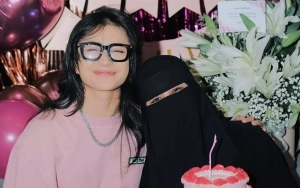 Umi Pipik Pamer Kebahagiaan Sekaligus Umbar Rasa Sayang ke Sintya Marisca Pasca Diperlakukan Spesial