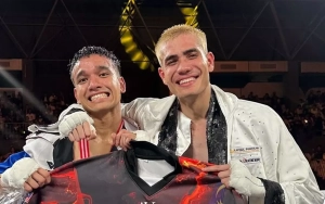 Fadly Faisal Tidur Ganteng Bareng Sabuk ICB International Pasca Menang Tinju Lawan Aisar Khaled