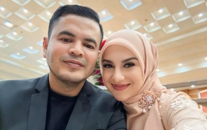 Haldy Sabri Dekap Dua Buah Hati Irish Bella dengan Muka Bantal