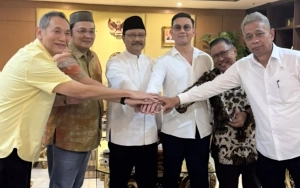 Denny Sumargo dan Farhat Abbas So Sweet Saling Minta Maaf usai Sepakat Damai