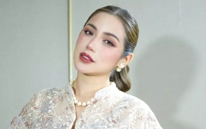 Jessica Iskandar Tersenyum Semringah Akhirnya Gendong Bayi Cantiknya Pasca Operasi