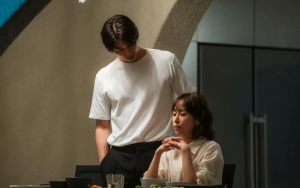 Dialog Vulgar Gong Yoo untuk Seo Hyun Jin Picu Perdebatan Staf 'The Trunk'