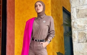 Olla Ramlan Asyik Bareng Anak dan Eks Suami di Tengah Lagu Barunya Panen Kritikan