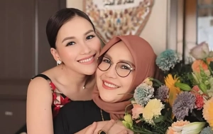 Ayu Ting Ting Akui Konsumsi Air Doa Tiap Hari saat Ucap Terima Kasih ke Sang Ibu