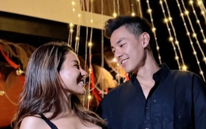 Matthew Gilbert So Sweet Gendong Putra Nikita Mirzani Ala Papa Muda