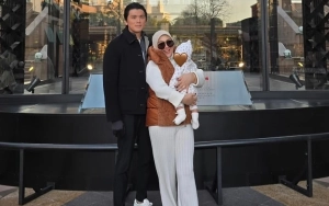 Syahrini Dikokop Mesra Reino Barack saat Princess R Perdana Pulang Kampung ke Jepang