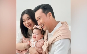 Denny Sumargo Kocak Diprotes Baby Biel Gegara Rebutan Suapin Makan dengan Istri