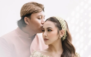 Mahalini Cantik Berhijab saat Umrah Perdana Bareng Rizky Febian di Tengah Kehamilan Pertama