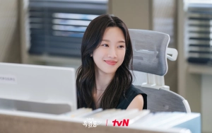 Moon Ga Young Tampil Mempesona Jadi Staf Choi Hyun Wook di 'My Dearest Nemesis'