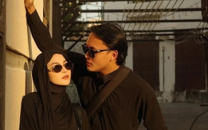 Mahalini Bumil Cantik Jadi Trendsetter 2025 Lewat Gaya Kerudung Meleyot