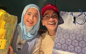 Desy Ratnasari Puji Tabiat Ruben Onsu di Tengah Isu Gimmick PDKT