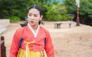 Ha Yul Ri Kuak Rasa Khawatir Perankan Karakter Jahat di 'The Tale of Lady Ok'