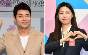 Jun Hyun Moo Jawab Rumor Menikahi Penyiar Hong Joo Yeon yang Usianya 20 Tahun Lebih Muda