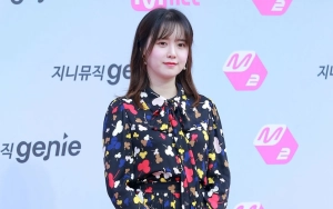Ku Hye Sun Pamer Rangkul Cowok di Bawah Pohon Sakura usai 5 Tahun Cerai
