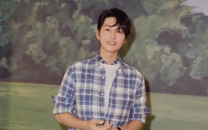 Song Joong Ki Antusias Kursus Merangkai Bunga demi Peran di 'My Youth'