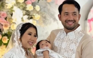 Bayi Cantik Kiky Saputri Pakai Hijab Bikin Gemas Maksimal