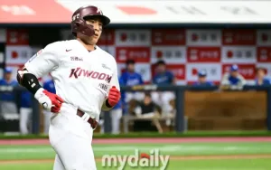 I Jeong Hoo Cetak Home Run Pertama di Musim 2026, Buat Pujian di Laga Pemanasan