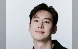 Lee Je Hoon Donasikan 100 Juta Won untuk Pasien Kanker dan Kurang Mampu