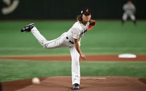 Imam Tatsuya Raih Kemenangan Perdana di MLB Setelah Debut Menjanjikan