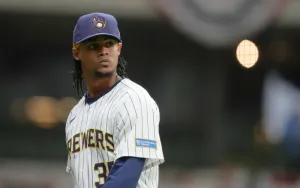 Kekalahan Menyakitkan Lotte Giants: Dua Pelempar Andalan Terpuruk