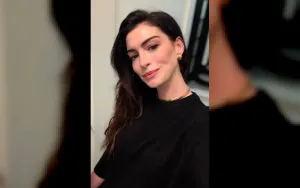 Anne Hathaway Dinobatkan Sebagai Bintang Tercantik Dunia 2026